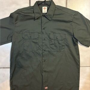 Dickies Green Casual Button Down Shirt with Collared Neckline